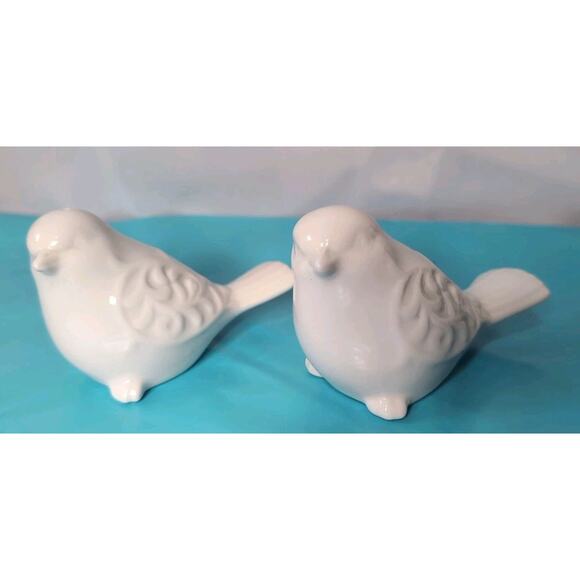 Pier 1 Song Bird Salt and Pepper shakers, White with Raised Scroll Design - Picture 1 of 5